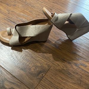 Gentle Souls by Kenneth Cole, Size 9 Womens